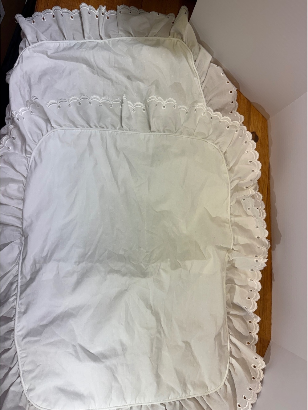 Lot of 2 White Eyelet Lace Ruffle Pillow Shams Coppy Cottage Farmhouse Bedding
